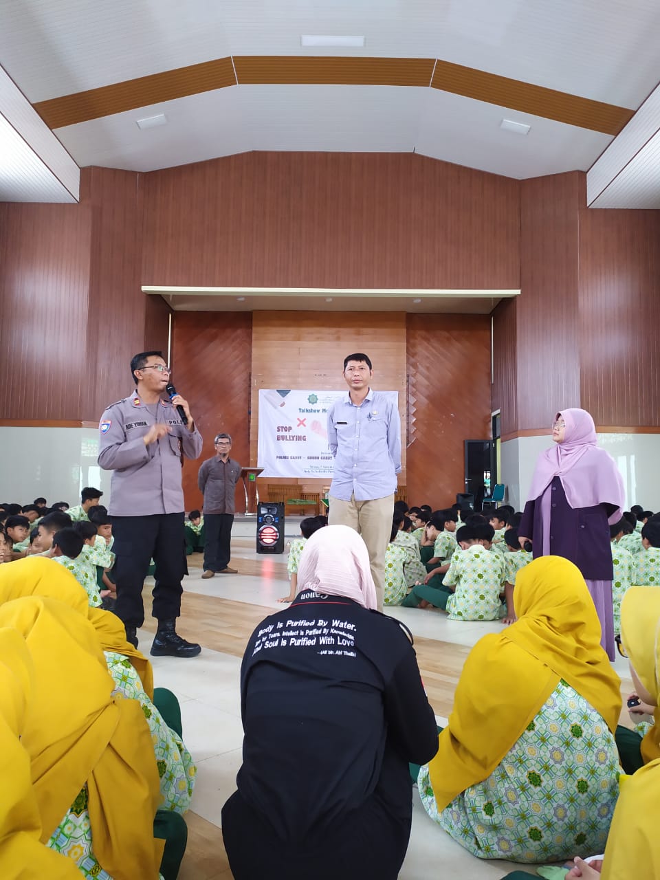 You are currently viewing TALKSHOW MOTIVASI SANTRI : STOP BULLYING, LET’S CARING